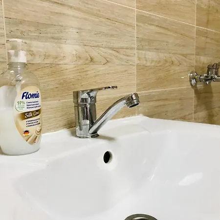 Flat In The City Center Караганда Экстерьер фото